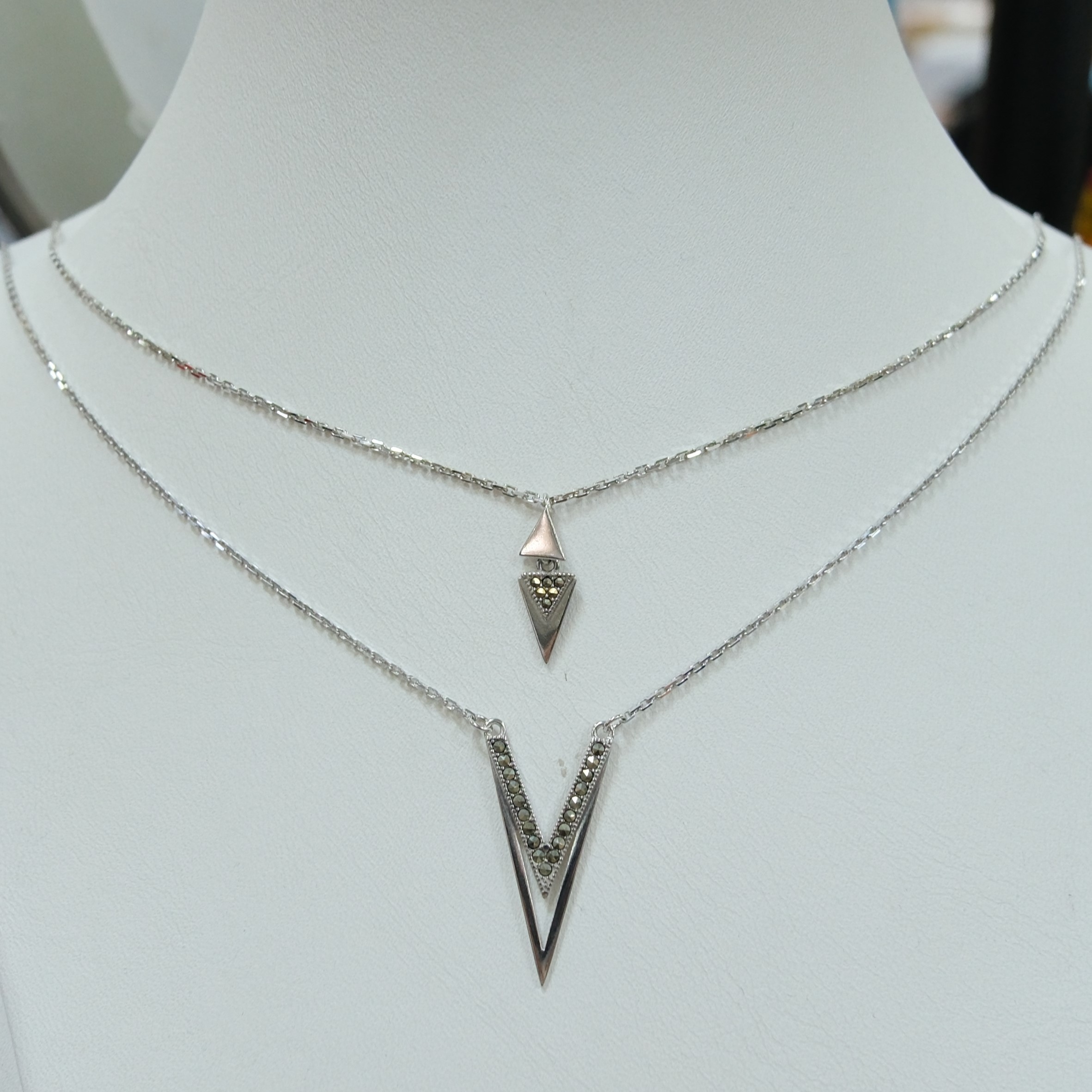 Серебряное колье с марказитами